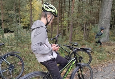 Cyklovýlet k Mlýnskému rybníku: Houby, šlapání a smích v sedle